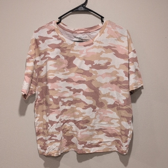 Calvin Klein Jeans Tops - Calvin Klein Jeans Light Pink Camouflage Tee